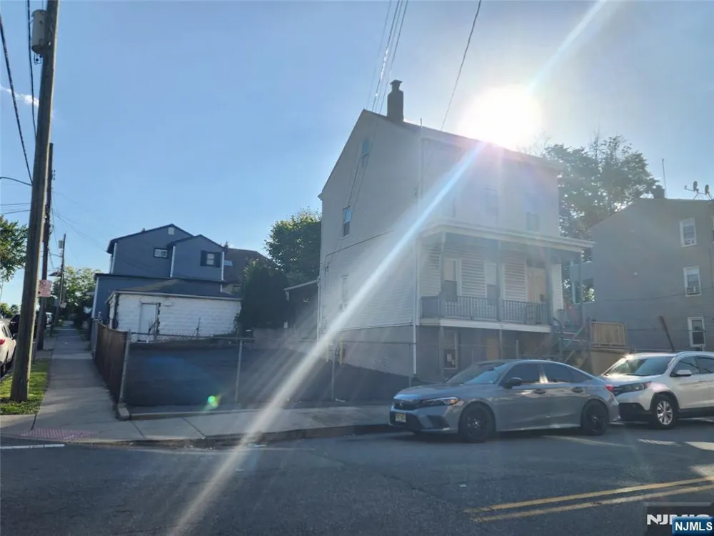 133 Belmont Avenue 1st Floor Paterson, NJ 07522