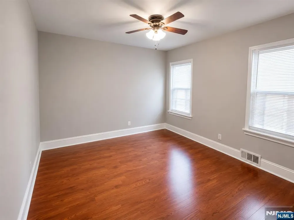 869 17th Street 867 Newark, NJ 07108