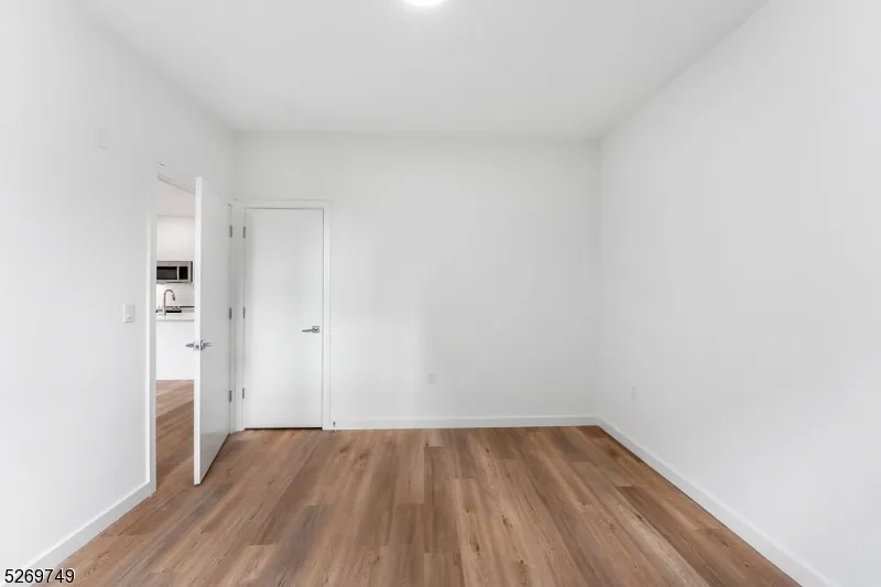 25 Freeway Dr #203 Unit 203 East Orange City, NJ 07018