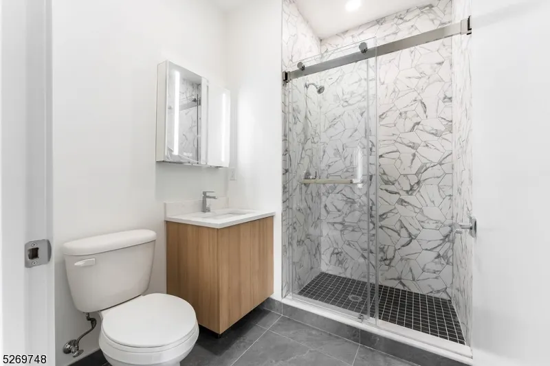 25 Freeway Dr #506 Unit 506 East Orange City, NJ 07018