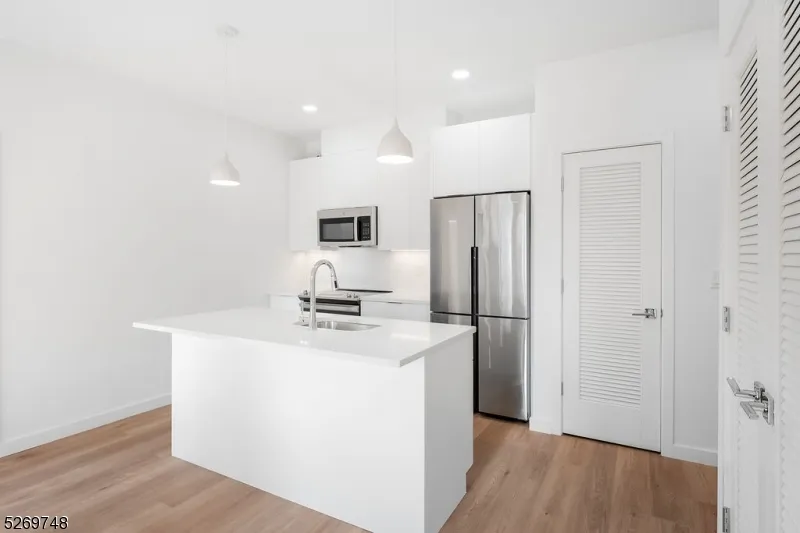 25 Freeway Dr #506 Unit 506 East Orange City, NJ 07018