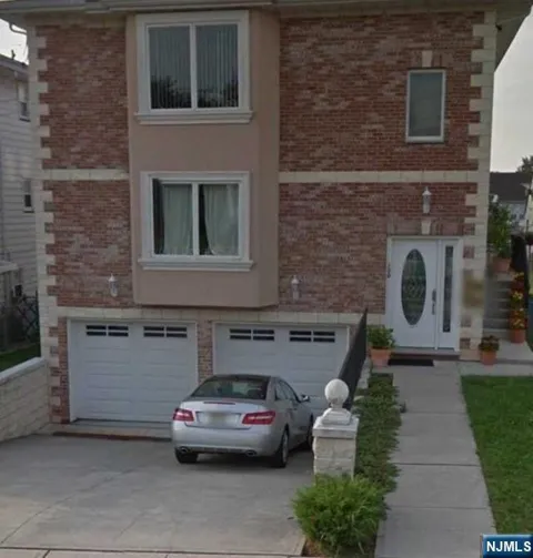 100 Grove Street