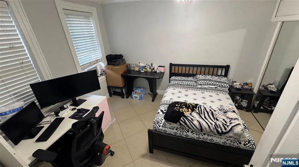 325 79th Street 26 North Bergen, NJ 07047