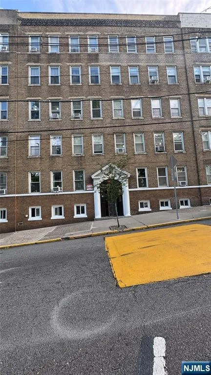 325 79th Street 26 North Bergen, NJ 07047