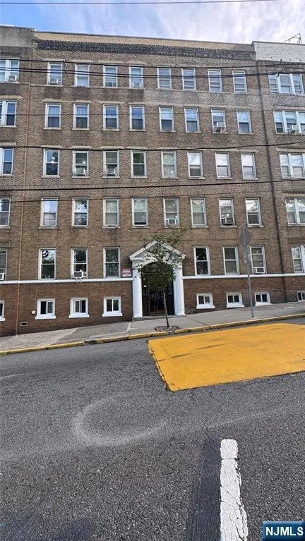 325 79th Street 26 North Bergen, NJ 07047