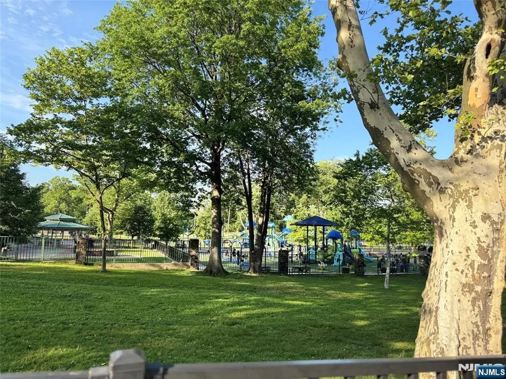 325 79th Street 26 North Bergen, NJ 07047