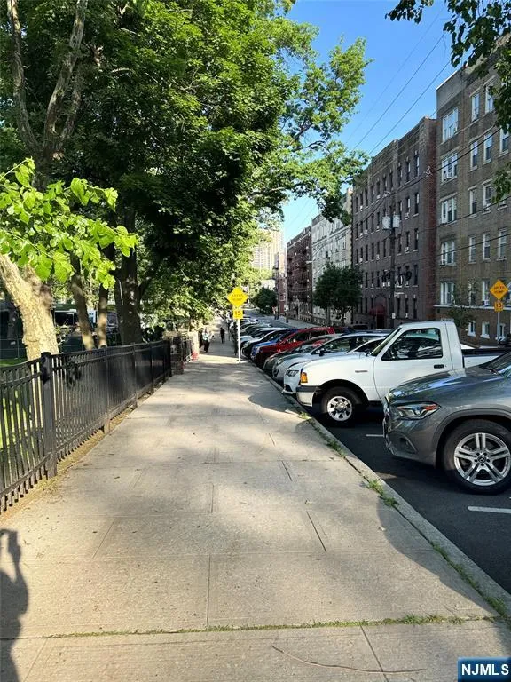 325 79th Street 26 North Bergen, NJ 07047