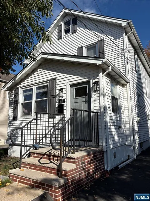 11 Holland Avenue