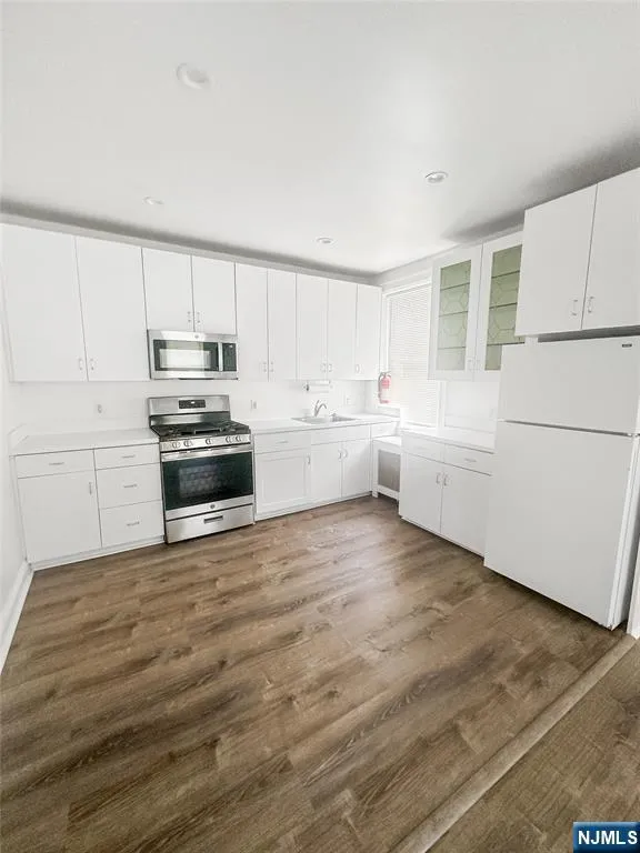 818 Summit Avenue 3 River Edge, NJ 07661