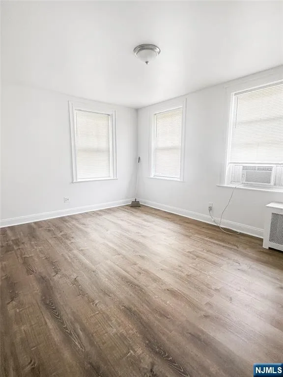 818 Summit Avenue 3 River Edge, NJ 07661