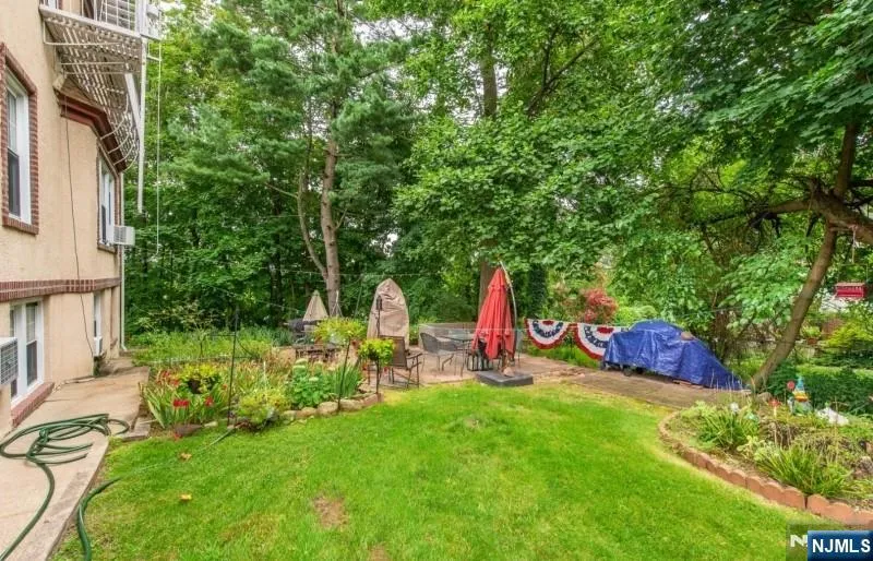 818 Summit Avenue 3 River Edge, NJ 07661