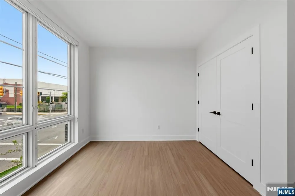 561-565 Broadway D Westwood, NJ 07675