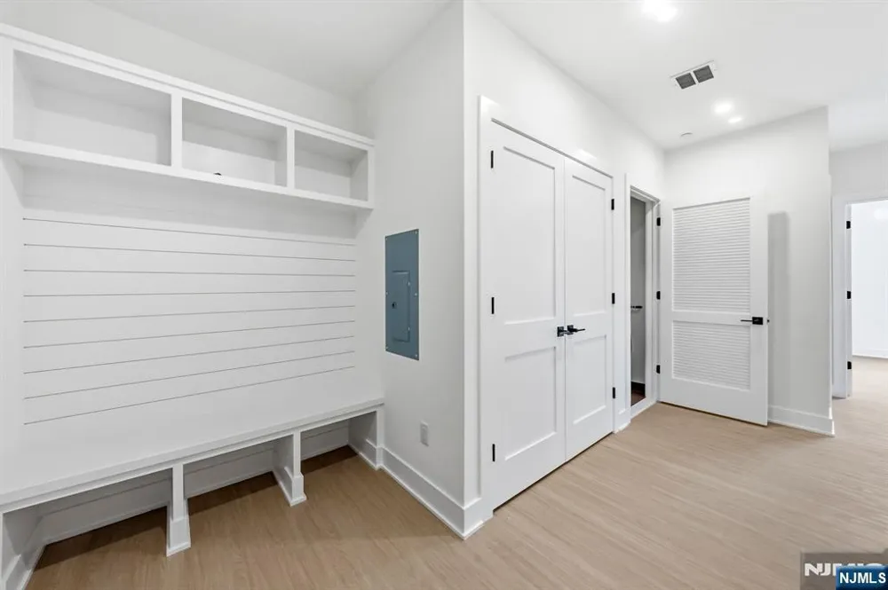 561-565 Broadway D Westwood, NJ 07675