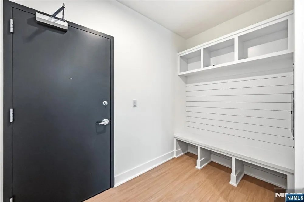 561-565 Broadway D Westwood, NJ 07675
