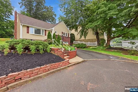 37 Forest Avenue