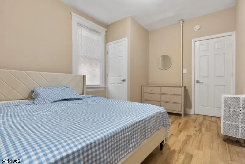 197 Hollywood Ave #1 Unit 1 East Orange City, NJ 07018