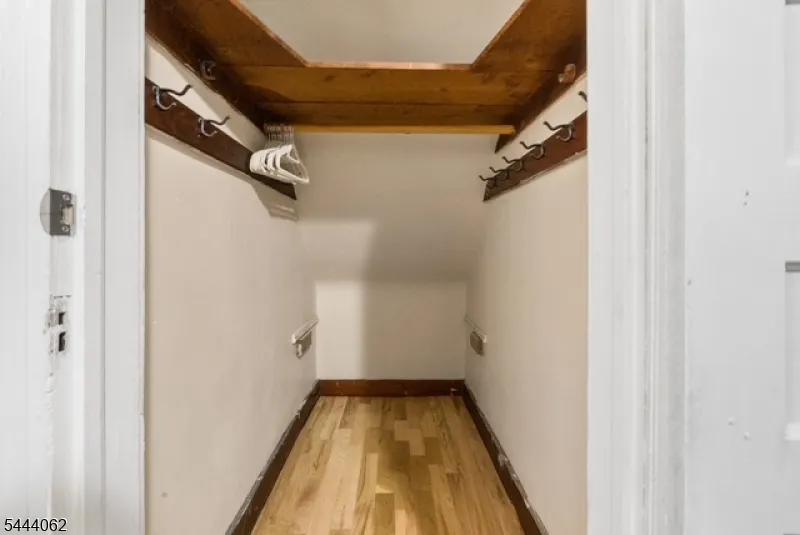 197 Hollywood Ave #1 Unit 1 East Orange City, NJ 07018