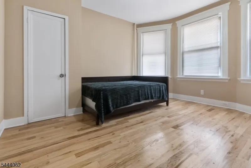 197 Hollywood Ave #1 Unit 1 East Orange City, NJ 07018