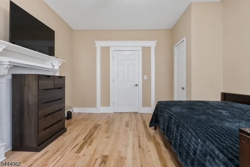 197 Hollywood Ave #1 Unit 1 East Orange City, NJ 07018