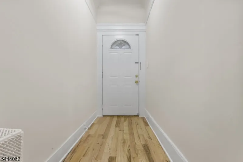 197 Hollywood Ave #1 Unit 1 East Orange City, NJ 07018