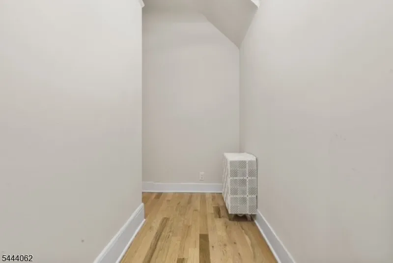 197 Hollywood Ave #1 Unit 1 East Orange City, NJ 07018