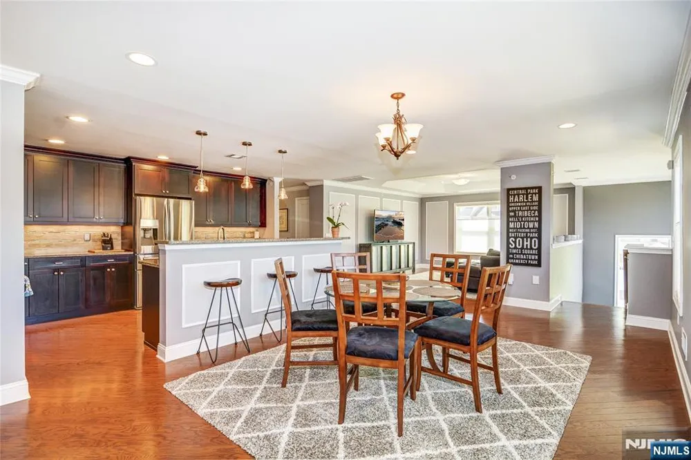 2102 Freeman Way 2102 Allendale, NJ 07401