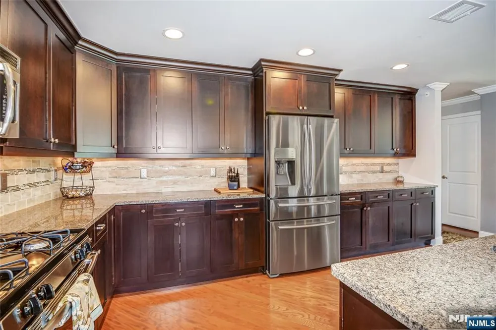2102 Freeman Way 2102 Allendale, NJ 07401