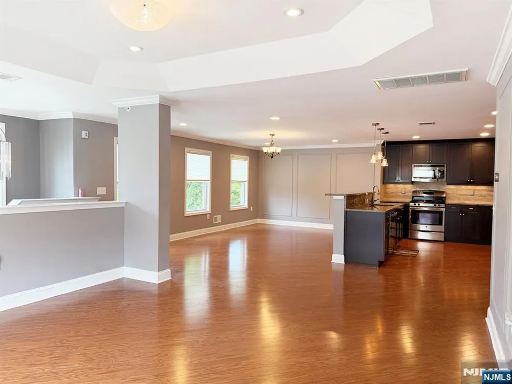 2102 Freeman Way 2102 Allendale, NJ 07401