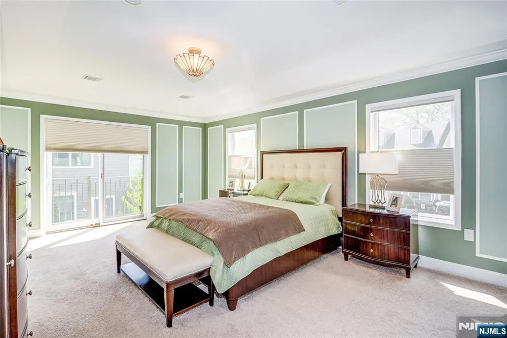 2102 Freeman Way 2102 Allendale, NJ 07401