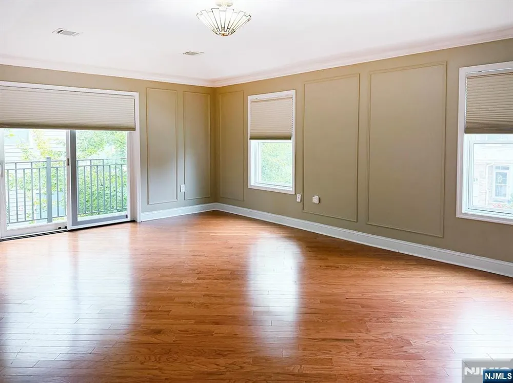 2102 Freeman Way 2102 Allendale, NJ 07401