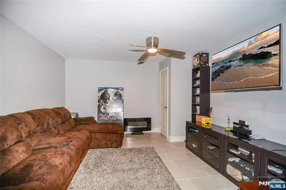 2102 Freeman Way 2102 Allendale, NJ 07401