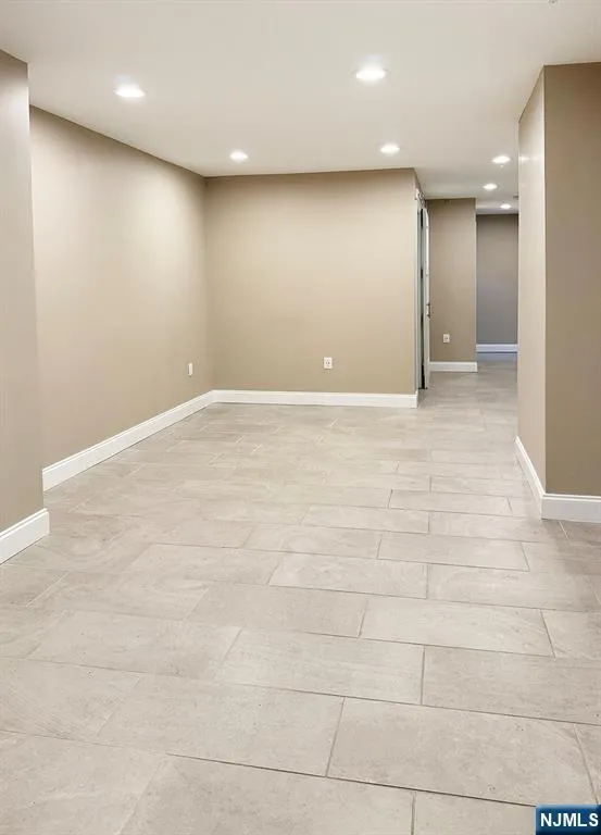2102 Freeman Way 2102 Allendale, NJ 07401