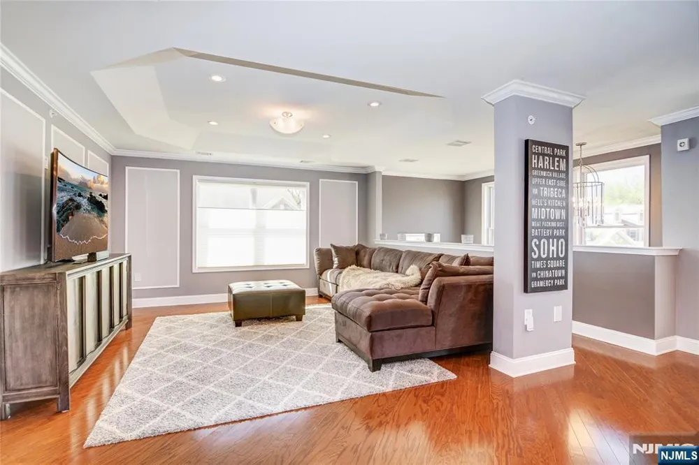2102 Freeman Way 2102 Allendale, NJ 07401