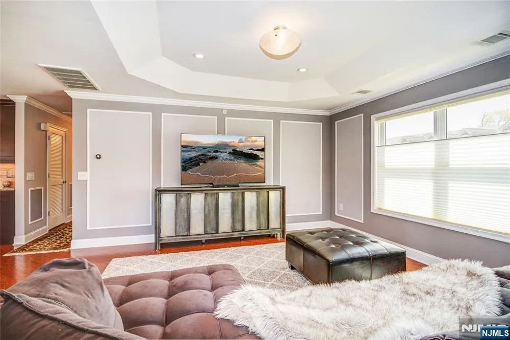 2102 Freeman Way 2102 Allendale, NJ 07401