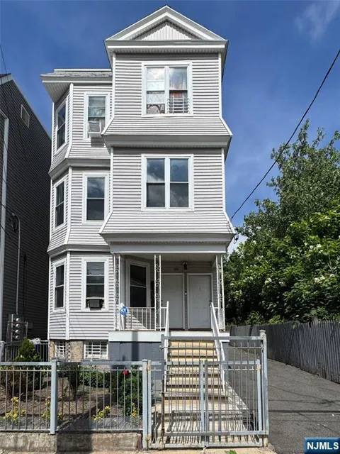 195 22nd Street