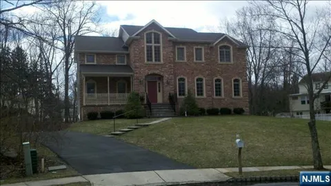 10 Lee Court