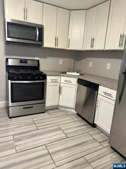 82 Mission Street 1L