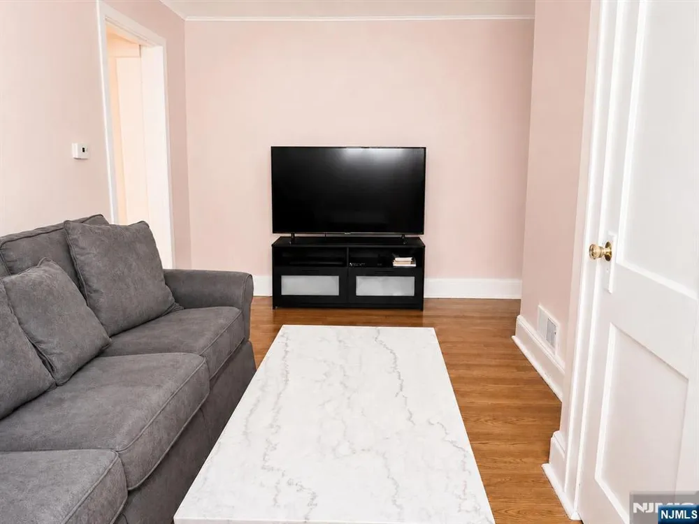 522 Saddle River Road Apt 1 Saddle Brook, NJ 07663