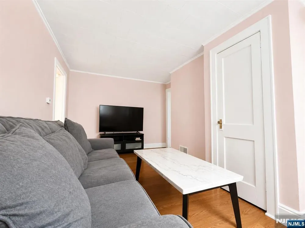 522 Saddle River Road Apt 1 Saddle Brook, NJ 07663