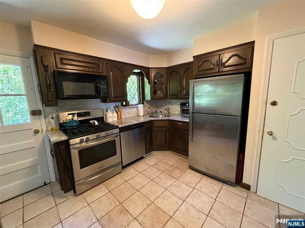 3 Spruce Place Ho-Ho-Kus, NJ 07423
