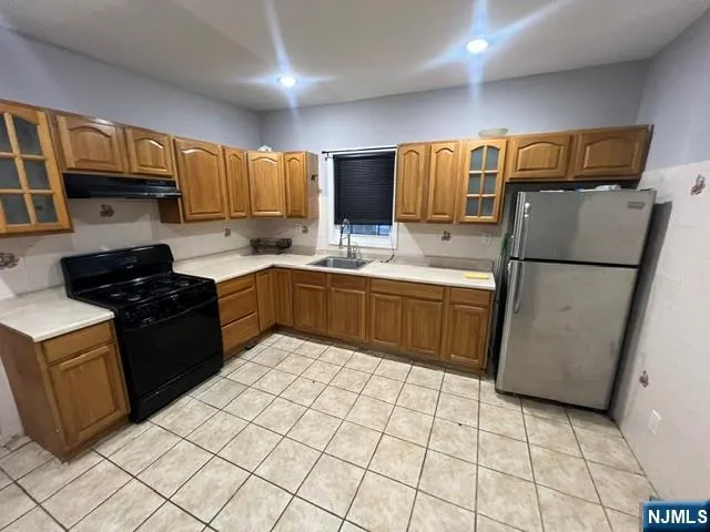 149 Fairmount Avenue 1 Newark, NJ 07103