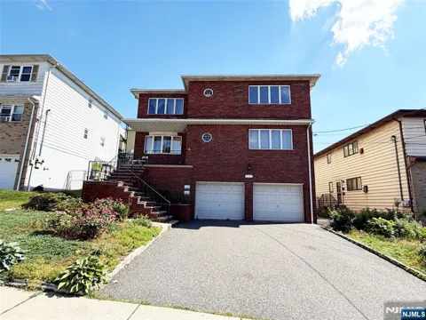 121 Edsall Avenue 2nd Floor