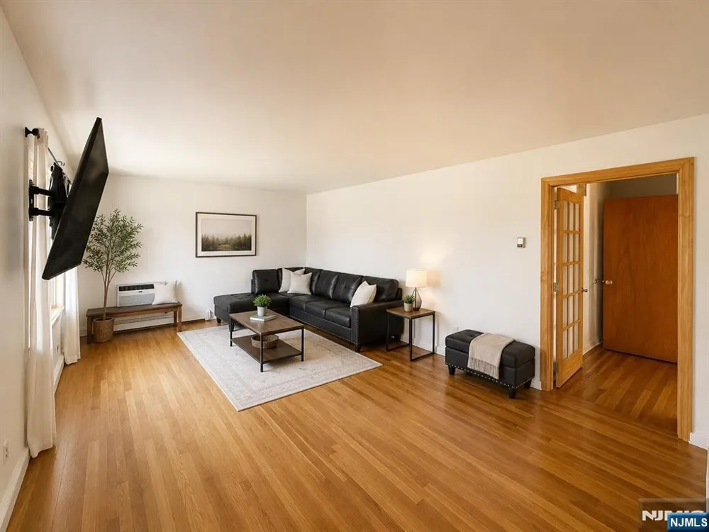 121 Edsall Avenue 2nd Floor Palisades Park, NJ 07650