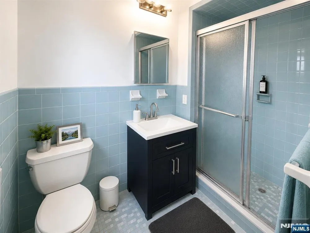 121 Edsall Avenue 2nd Floor Palisades Park, NJ 07650