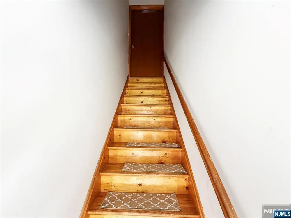 121 Edsall Avenue 2nd Floor Palisades Park, NJ 07650