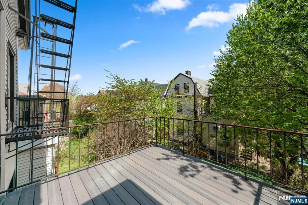 8 Cooper Place 2nd Fl Weehawken, NJ 07086