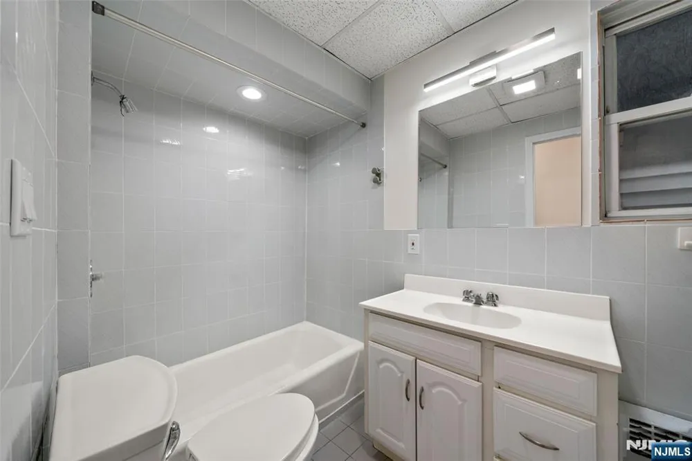 8 Cooper Place 2nd Fl Weehawken, NJ 07086