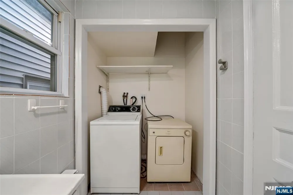 8 Cooper Place 2nd Fl Weehawken, NJ 07086
