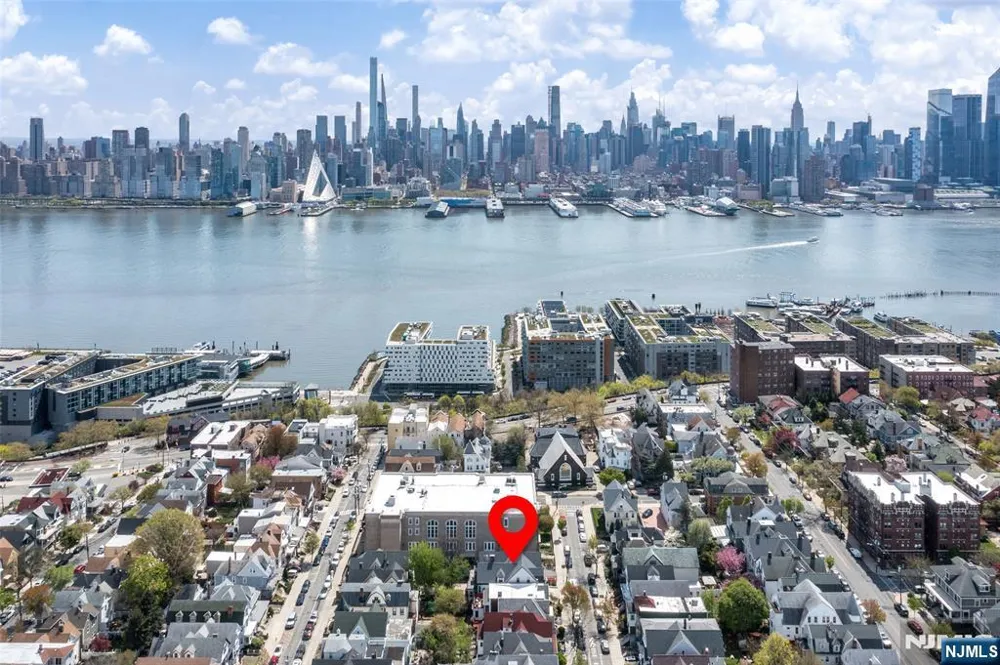 8 Cooper Place 2nd Fl Weehawken, NJ 07086
