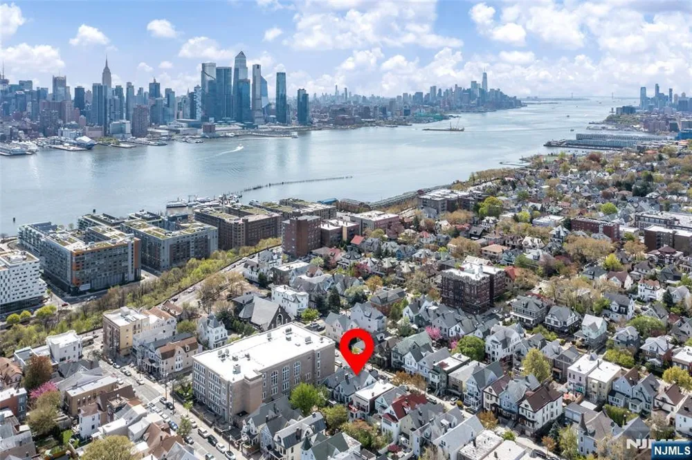 8 Cooper Place 2nd Fl Weehawken, NJ 07086